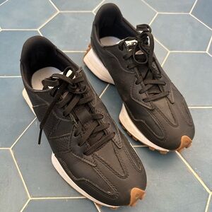 New Balance 327 Sneakers - black